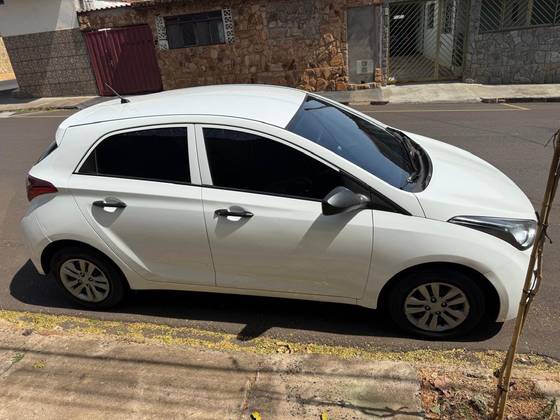 HYUNDAI HB20 1.0 UNIQUE 12V FLEX 4P MANUAL